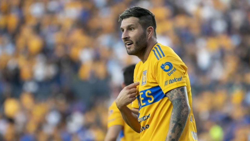 André-Pierre Gignac sufrió un fuerte golpe.