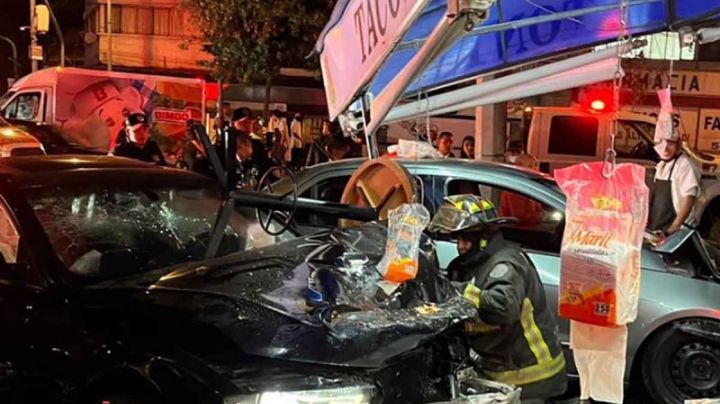 Conductor choca contra puesto de tacos en CDMX; deja varios heridos | VIDEO