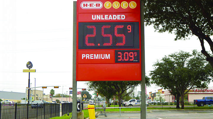 Regalo anticipado de Navidad: baja la gasolina en Laredo