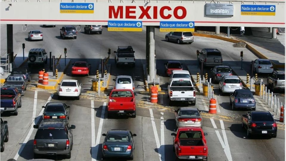 Para ingresar a México en automóvil, los extranjeros deberán presentar un Permiso Especial