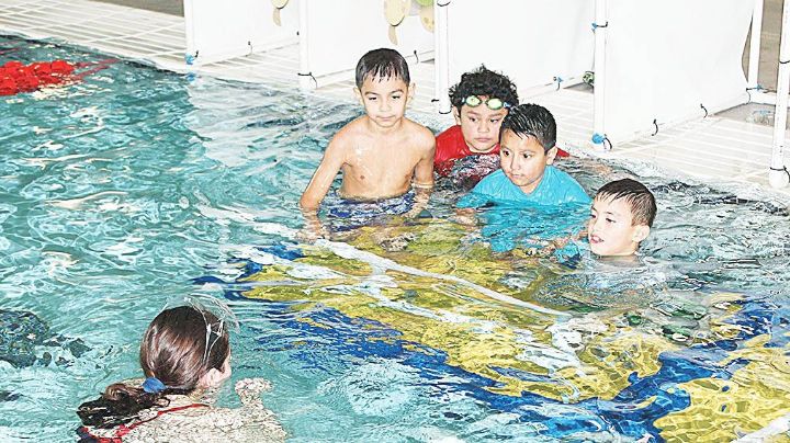 Abre UISD clases de natación