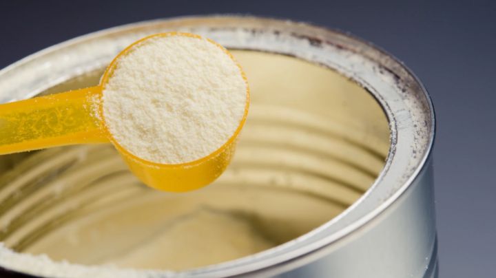 Cofepris retira del mercado lotes contaminados de leche en polvo