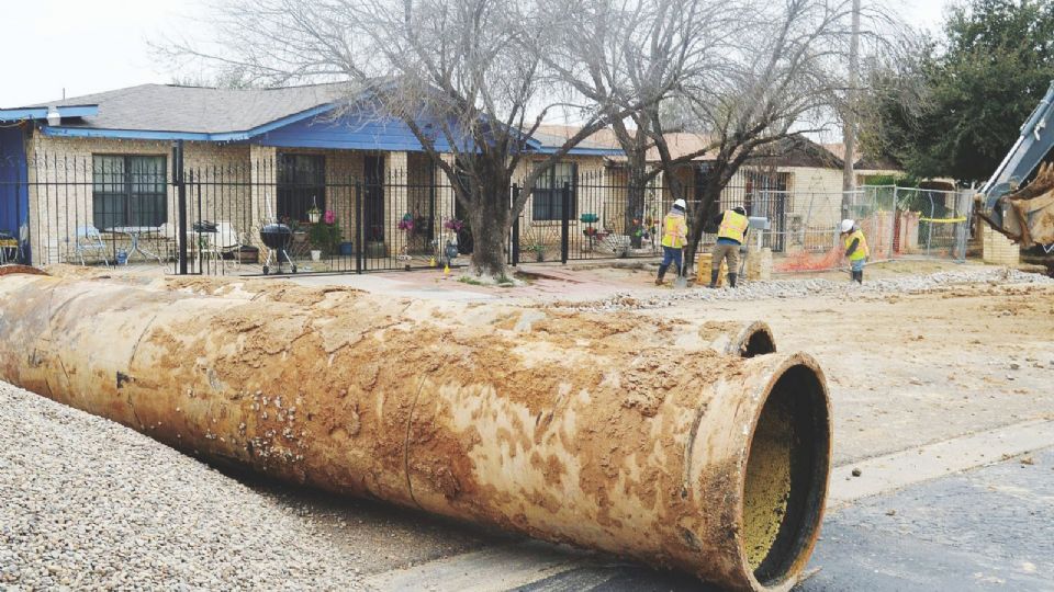 Respecto a los trabajos en la cuadra 100 de Frost, donde se detectó la rotura de una tubería principal de 36 pulgadas