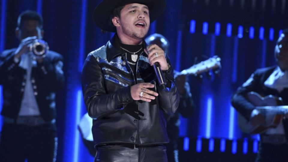 Envía Christian Nodal indirecta a Belinda durante un concierto en Honduras, así lo han mencionado los fans