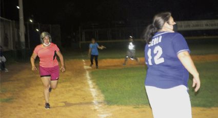 Venadas vapulean a Marlins en la Liga de Softbol Femenil Sertoma