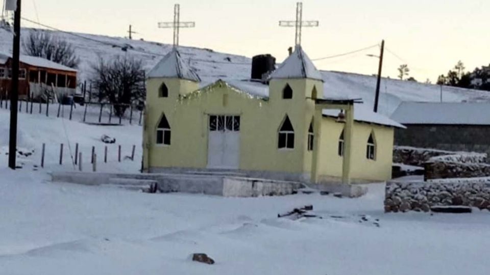 Nevadas afectan varios municipios serranos.