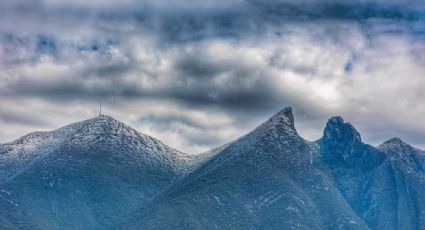 FOTOS: Por helada, se pinta de blanco el Cerro de la Silla en Nuevo León