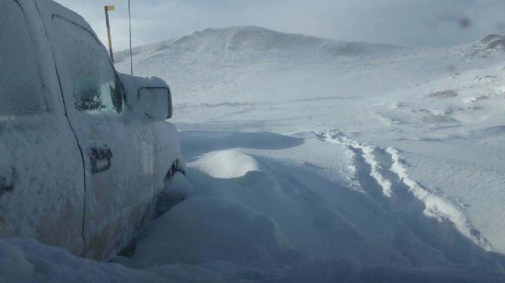 Rescatan familia varada por nevadas en el Cerro del Potosí, Nuevo León