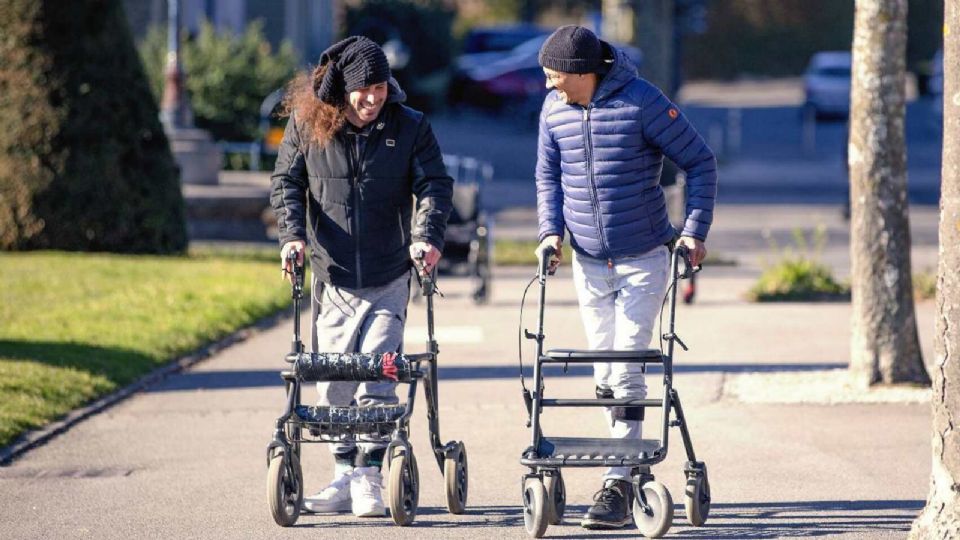 Con ayuda de este chip, el movimiento de las piernas se recuperó en cuestión de horas para los pacientes