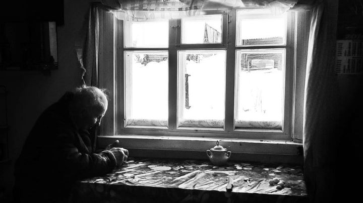 Tras días de no saber de su padre; lo encuentra muerto en su domicilio en Villas de San Miguel.