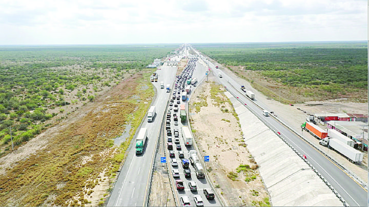 Se une Nuevo Laredo contra cobro de autopista