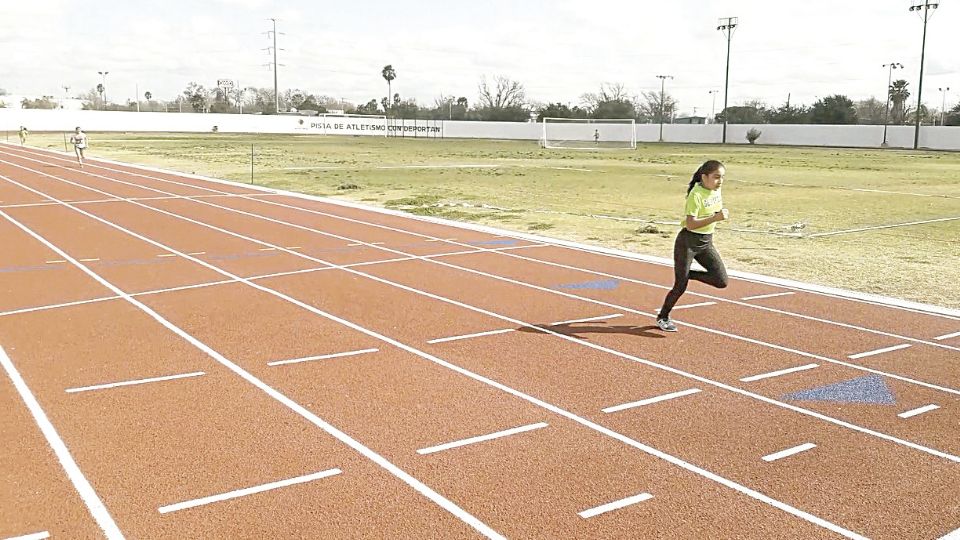 Regina Loera fue la mejor en la prueba de 75 y 300 metros planos.