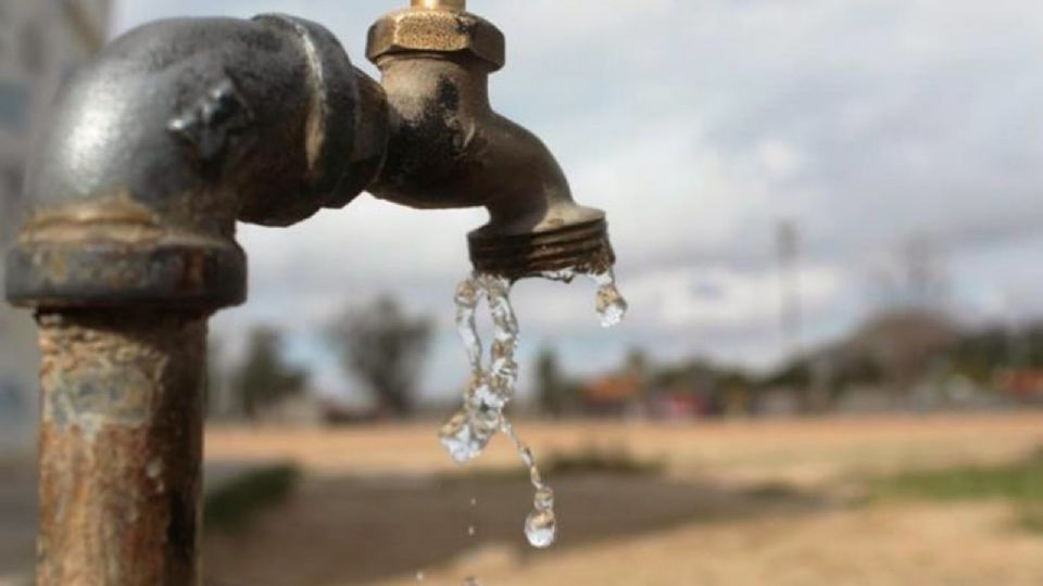 La propuesta de ley incluye a ciudadanos y a servidores público que beneficien, lucren o repartan de forma preferencial el agua