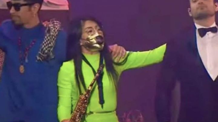 Elena Ríos, saxofonista agredida con ácido, brilla con Maldita Vecindad en Vive Latino