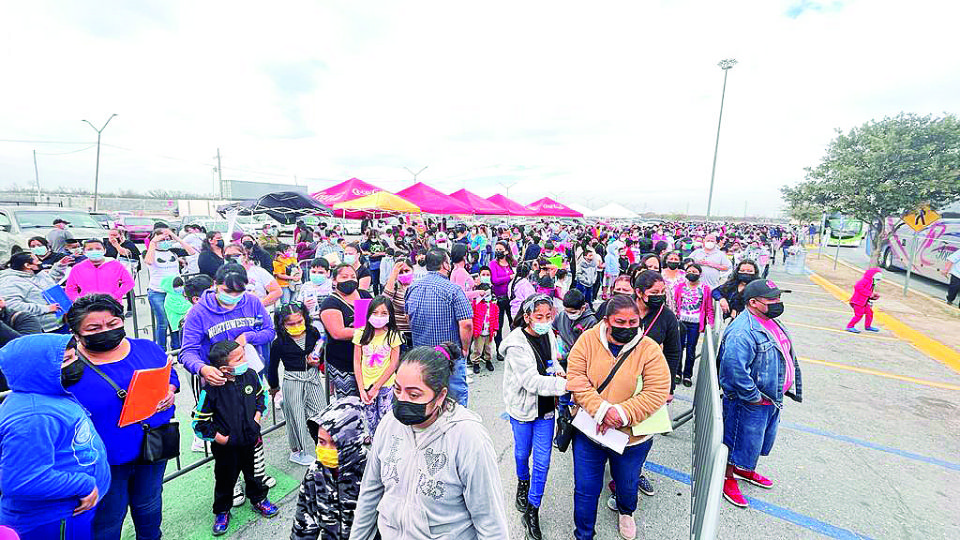 Desde ayer, niños de 5 a 11 años y adolescentes de 12 a 17 fueron vacunados.