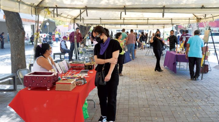 Con Bazar Cultural, llenan de arte centro histórico de Nuevo Laredo