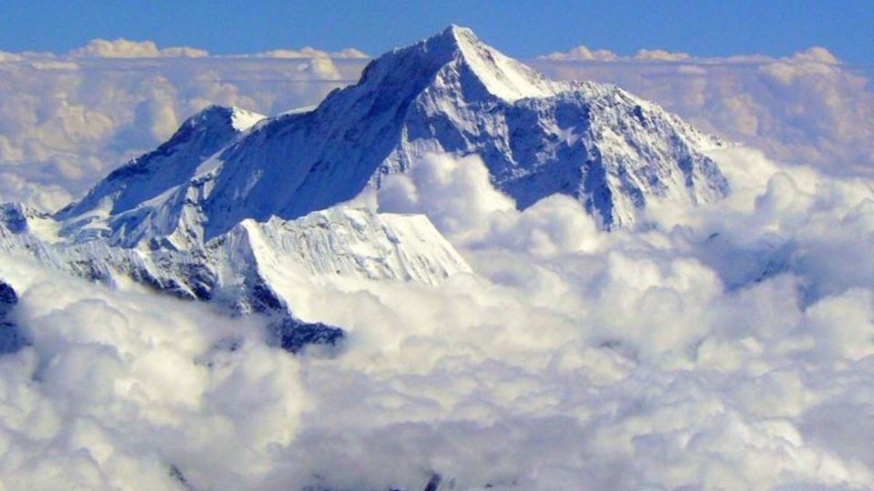 El Monte Everest se encuentra en la meseta tibetana de Qinghai