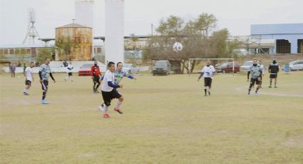 ‘Devoran’ Lobos a Costa  Grill en la Liga Ferrocarrilera