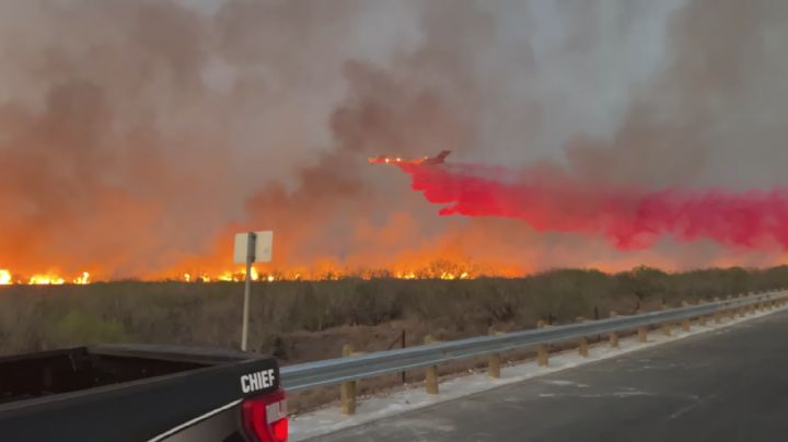 Video: ¡Impactante! Incendios rodean Cotulla Texas