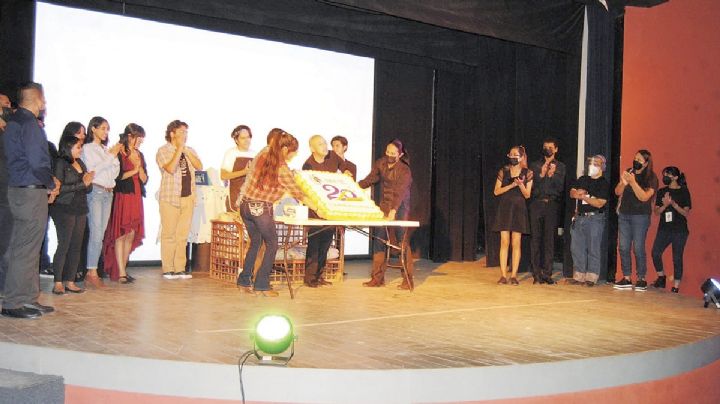 Festeja Grupo Expresión el Día del Teatro