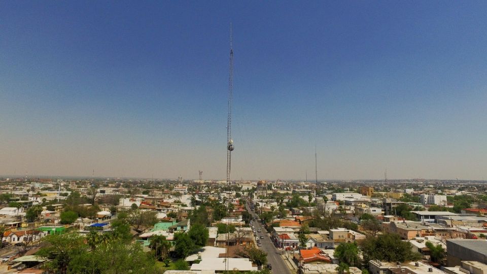 Los vientos traen consigo humo que se puede ver y oler en la ciudad.