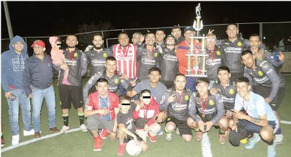 Deportivo Tello levanta el título campeón en la Liga de Futrap del Polvo Enamorado.