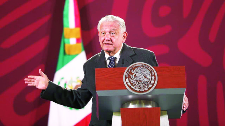 Anuncia AMLO más inversión en Aduana