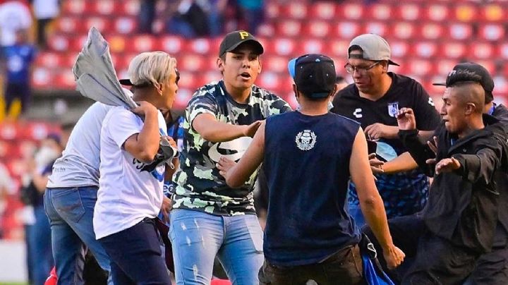 Violencia en el estadio de Querétaro empaña petición de la paz mundial de la Liga MX