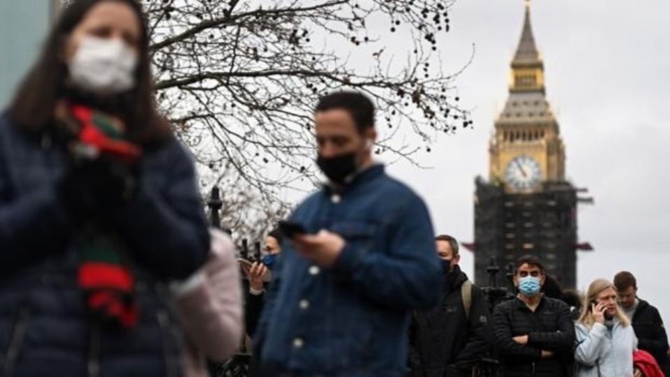 La Organización Mundial de la Salud ve con malos ojos el levantamiento de las restricciones en Reino Unido, llamándolo una decisión 'demasiado brusca'