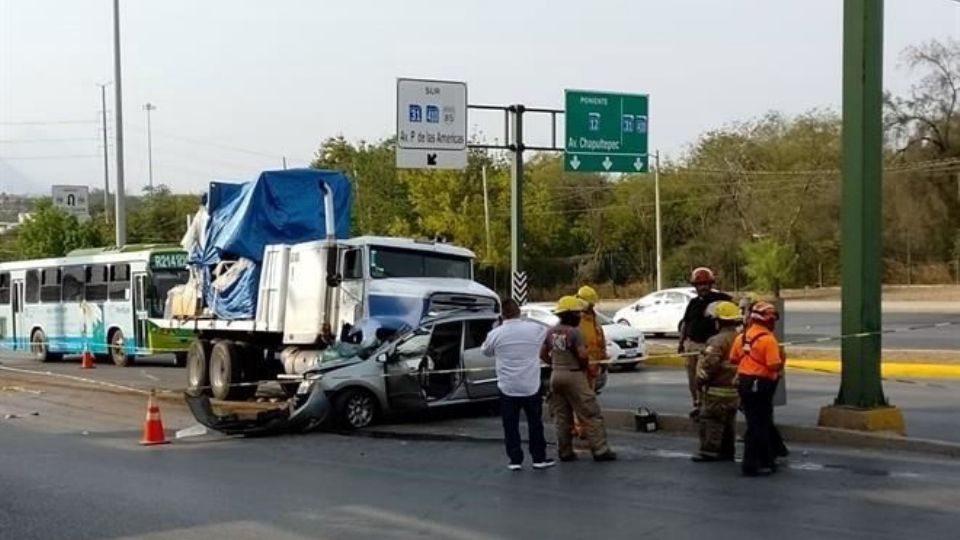 Una mujer que viajaba como copiloto en auto murió