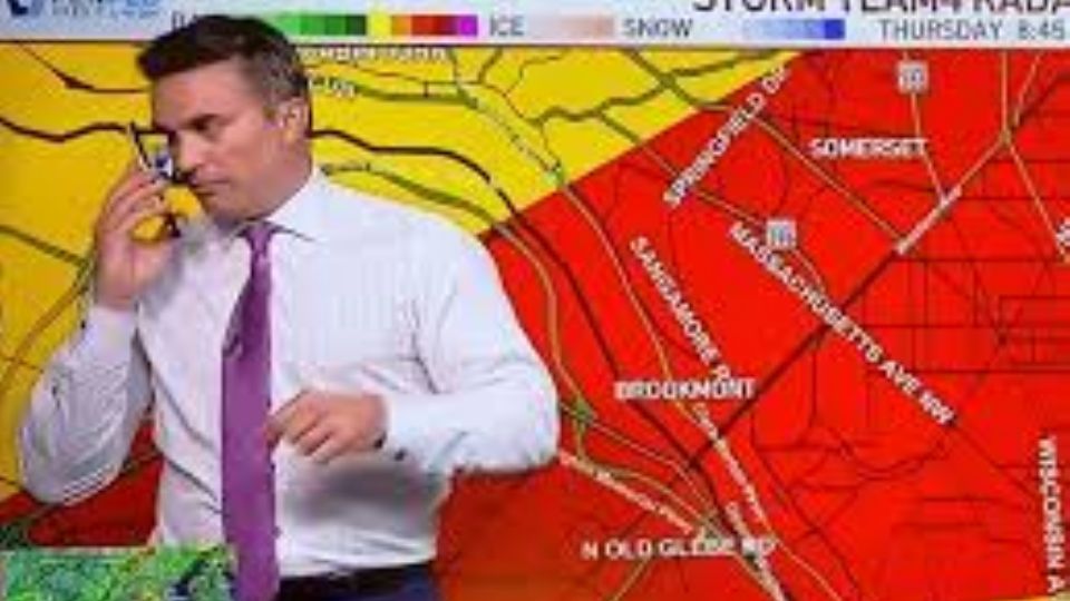 Sin importar su transmisión en vivo, el meteorólogo priorizó la salvedad de su familia a su trabajo