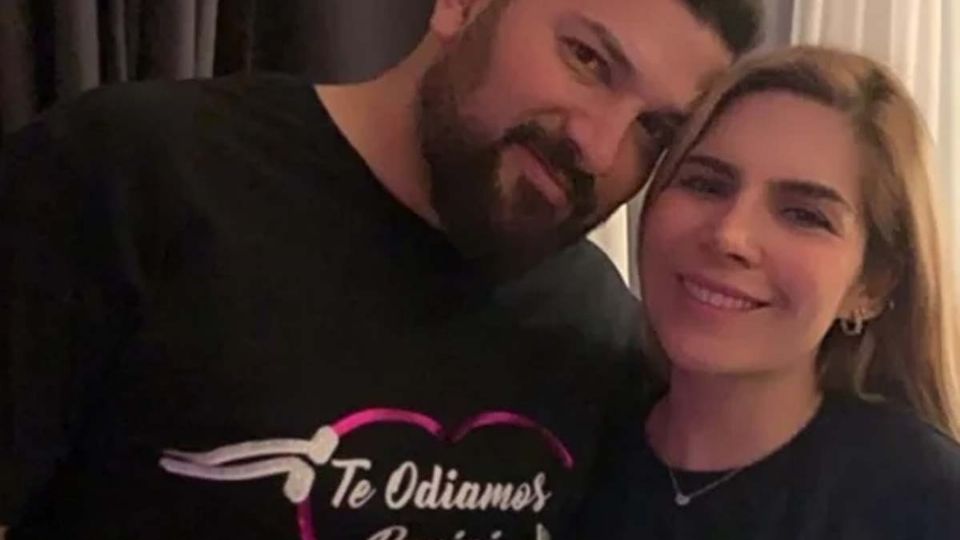 Karla Panini compartió unas fotografías en las que aparece muy sonriente, abrazada por su pareja Américo Garza