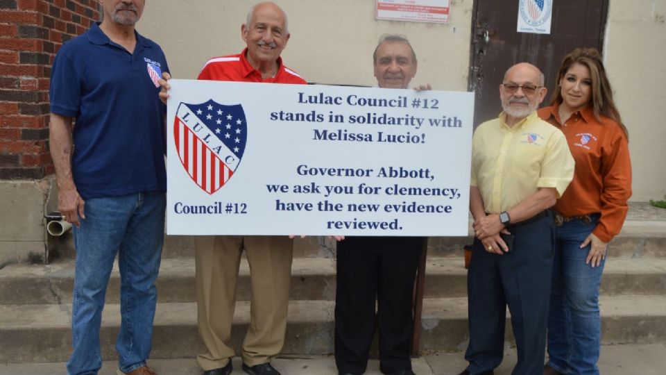 Amando Chapa, Popo González, Edgardo Bueno, José Gámez y Cindy Macías son miembros de LULAC Concilio 12.