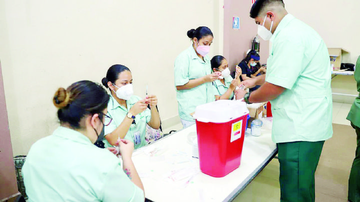 Inicia jornada intensiva de vacunación anticovid