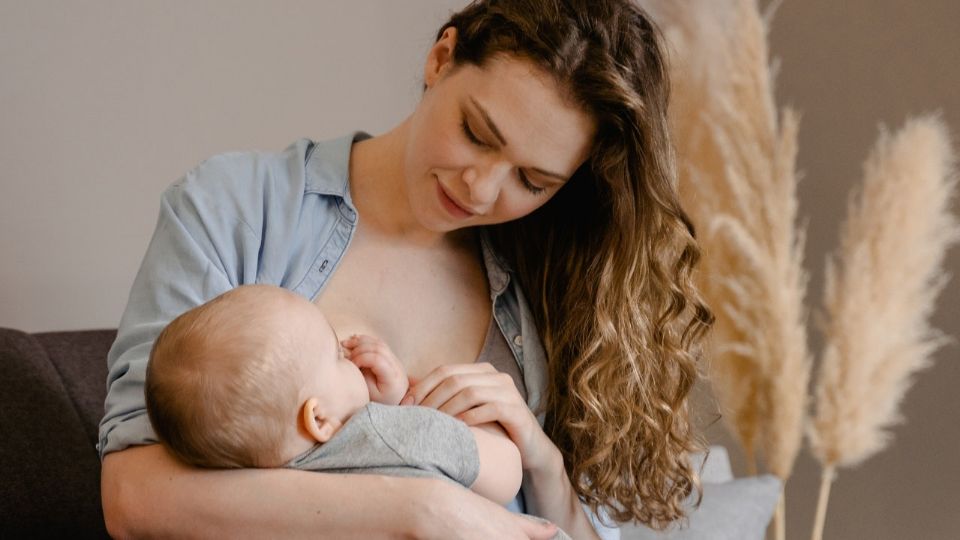 Dar pecho mejora la salud del bebé, además de alimentarlo mejor