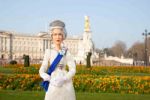 Mattel celebra cumpleaños de la Reina Isabel II con muñeca Barbie en su honor