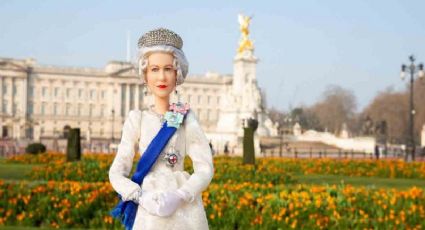 Mattel celebra cumpleaños de la Reina Isabel II con muñeca Barbie en su honor