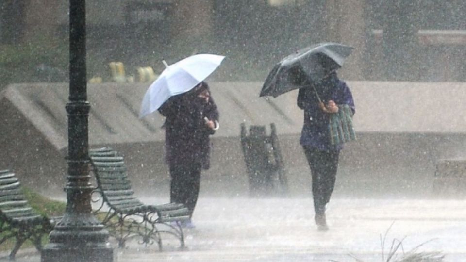 Se espera una alta probabilidad de lluvias puntuales fuertes en Nuevo  León y gran parte de Tamaulipas