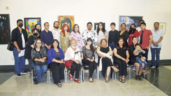 Contempla Caballete rojo el misticismo en exposición anual