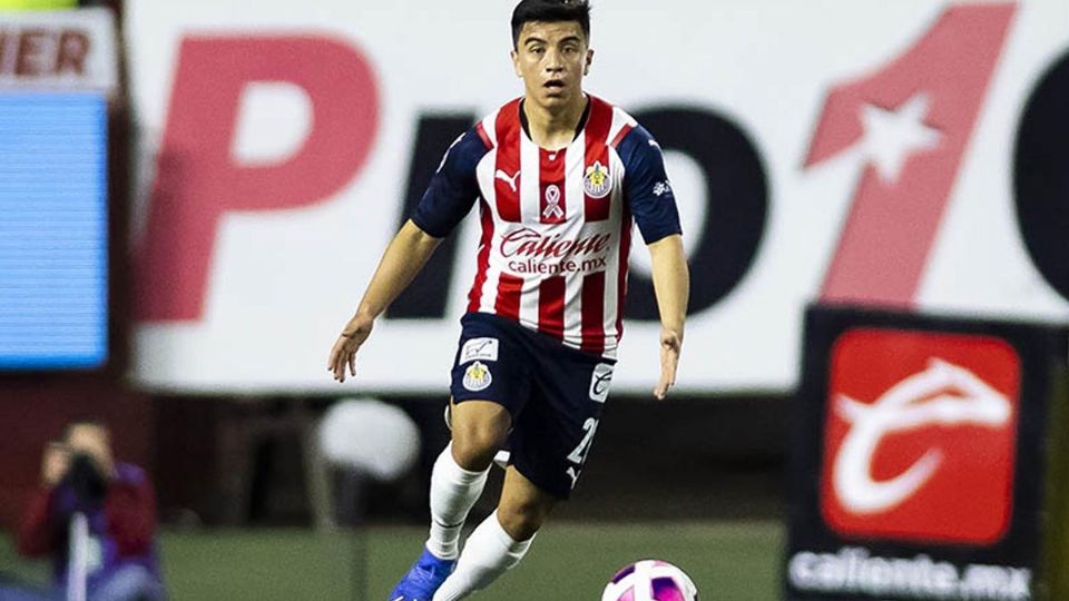 Debido a una dolencia el jugador no pudo terminar el partido pasado de Chivas ante Pumas