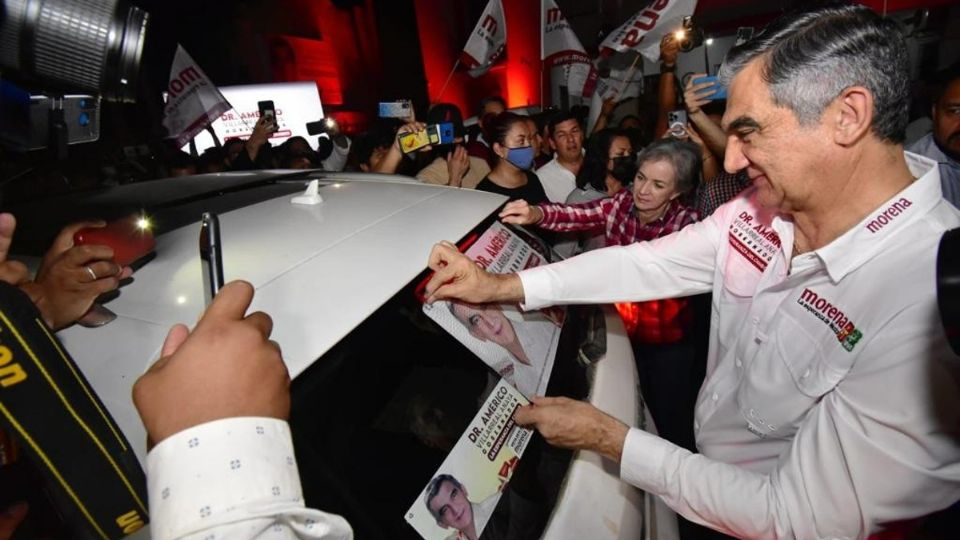 El Candidato de Morena, PT y Verde Ecologista estuvo acompañado de militantes y simpatizantes