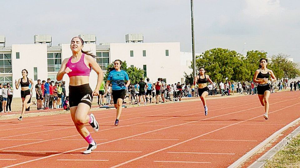 La neolaredense Alejandra Cárdenas, se impone con facilidad en una de sus pruebas