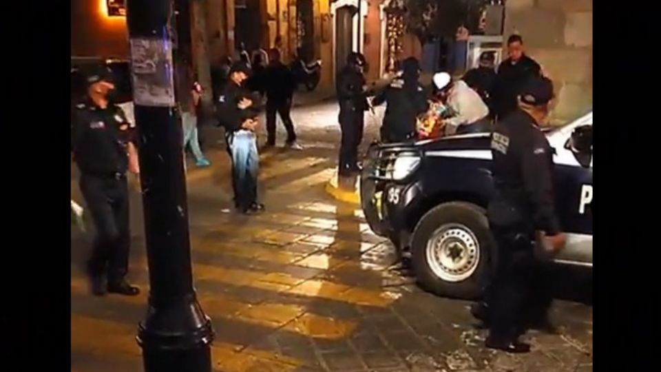 Entre 10 policías llegaron hasta donde estaban los niños