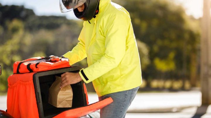 En Jalisco, repartidor de comida asesina a hombre en su departamento