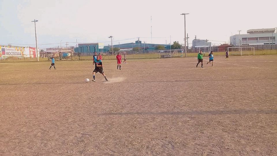 Los jugadores del Saavedra dominaron el encuentro de principio a fin.