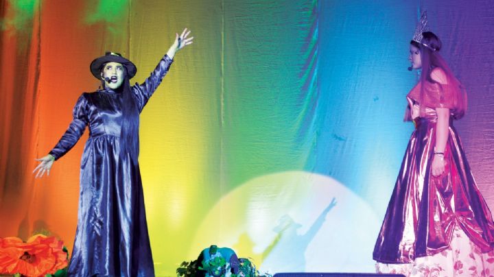 Estrenan con éxito a 'Toto' en Teatro Adolfo López Mateos