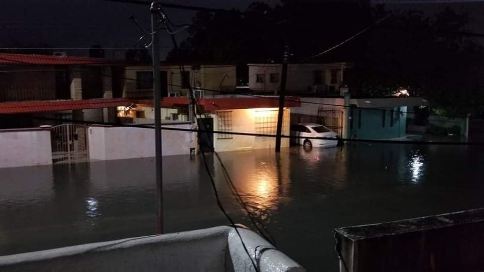 Tormentas azotan la ciudad y dejan inundaciones en varias colonias