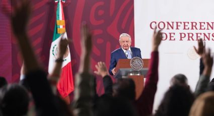 Contratará AMLO  a 13 mil médicos