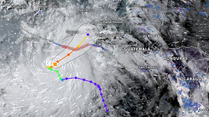 Agatha se intensifica, ya es categoría 2; cierran aeropuerto y suspenden clases en Oaxaca