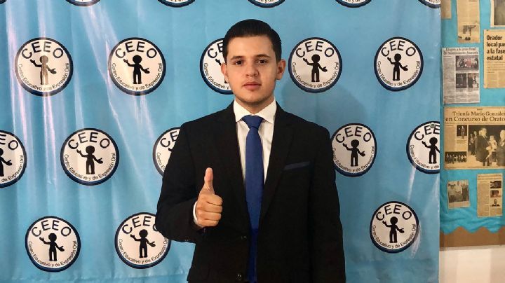 Neolaredense Carlos Capistrán consigue bicampeonato en nacional de oratoria